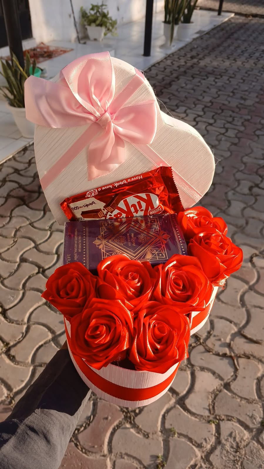 Premium rose gift box with chocolates